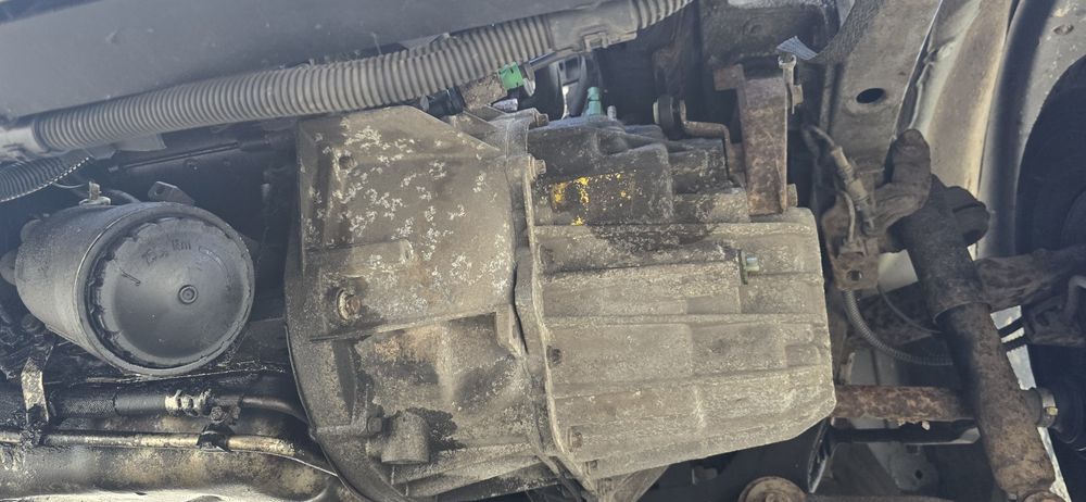 Silnik 2.5 dCi G9U750 z skrzynia biegów manualna
