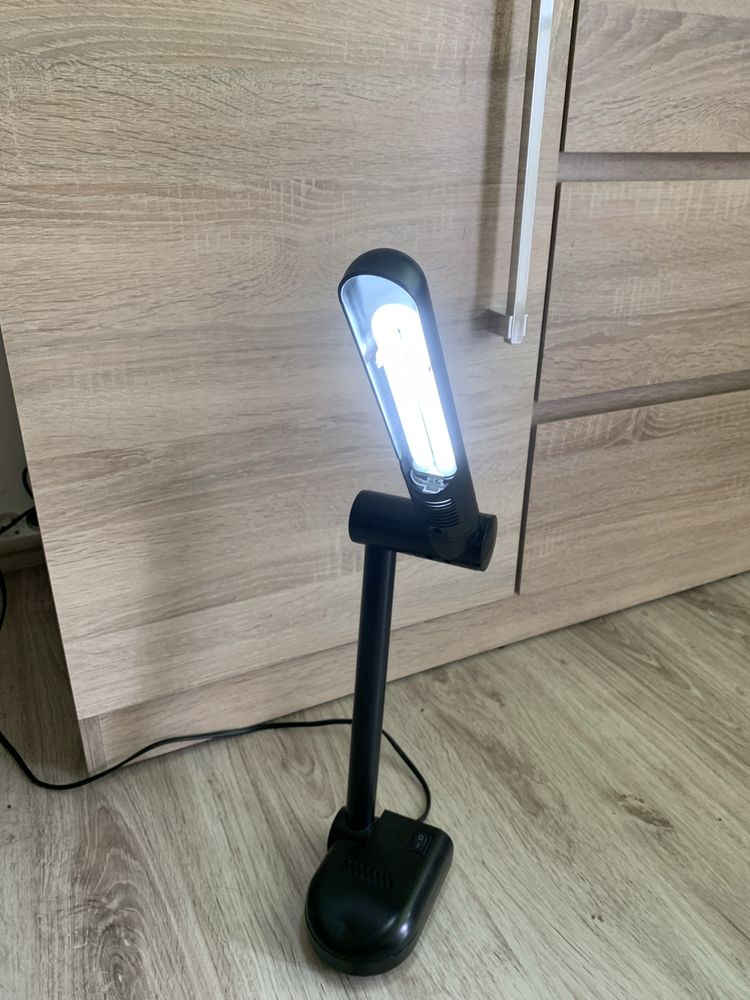 Lampka biurkowa LED z regulacją