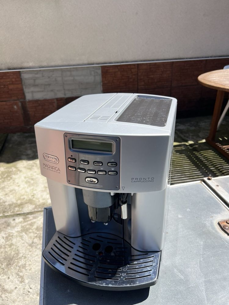 Кофемашина DeLonghi Magnifica Pronto Cappuccino