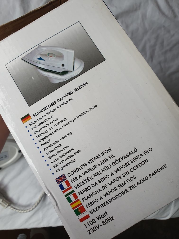 Bezprzewodowe żelazko parowe w oryginalnym opakowaniu