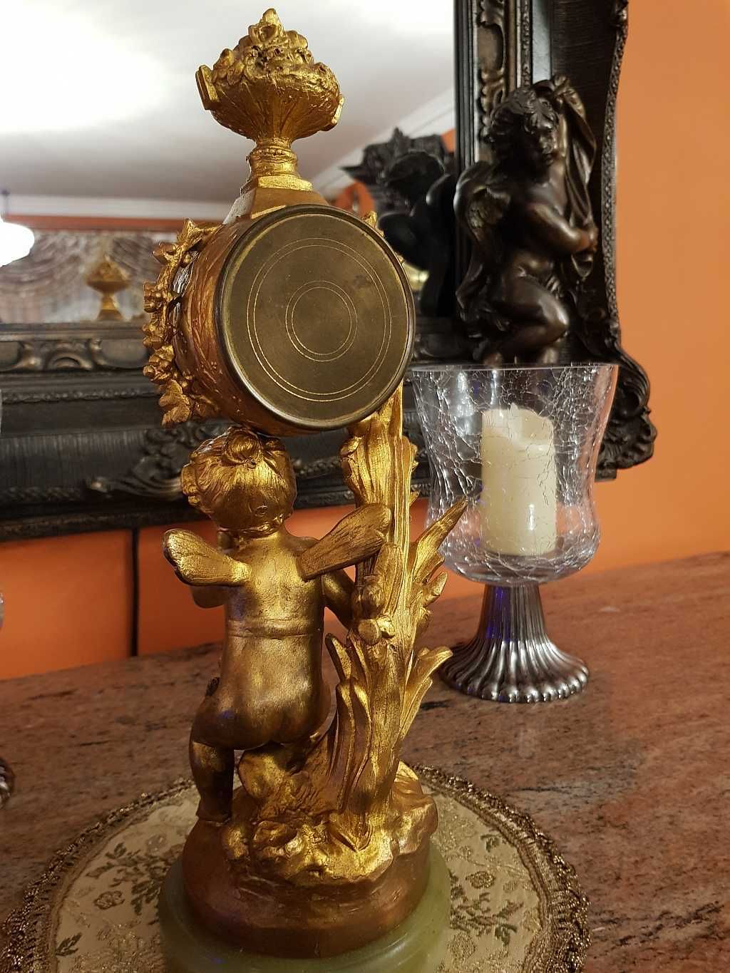 Francuski,stojący zegar kominkowy - Amor - miniatura - śr. tarczy 6 cm