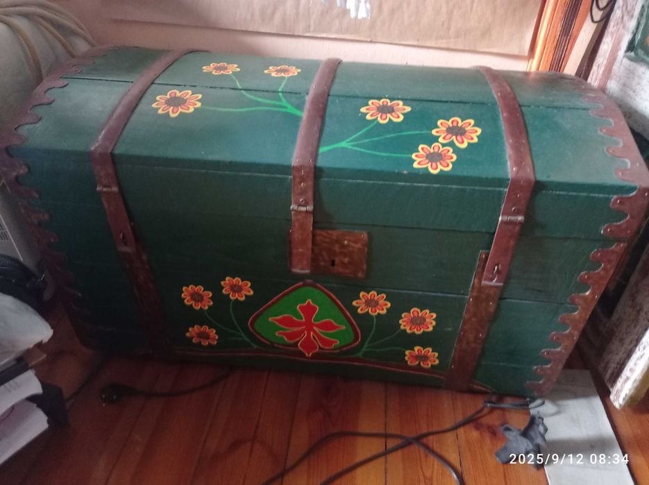 Skrzynia drewniana stara duża ładna