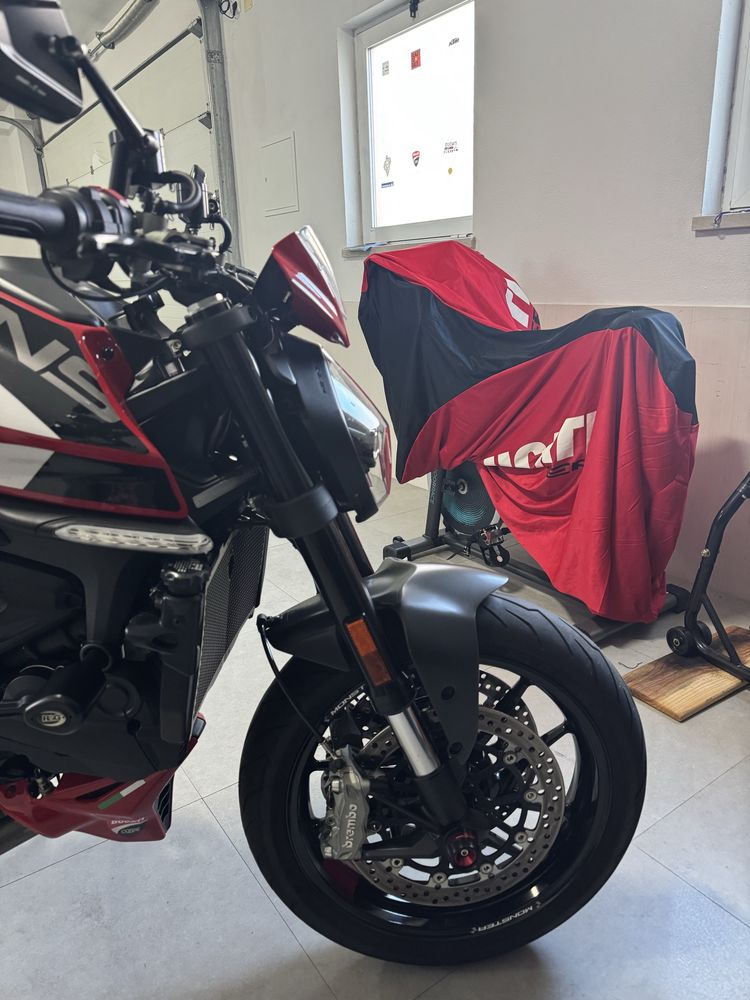 Ducati Monster 937 Full extras