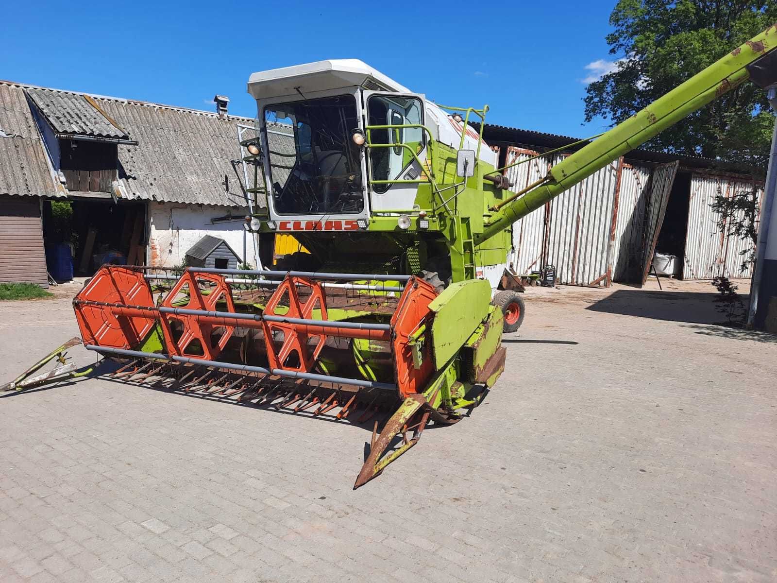 Claas Dominator 76