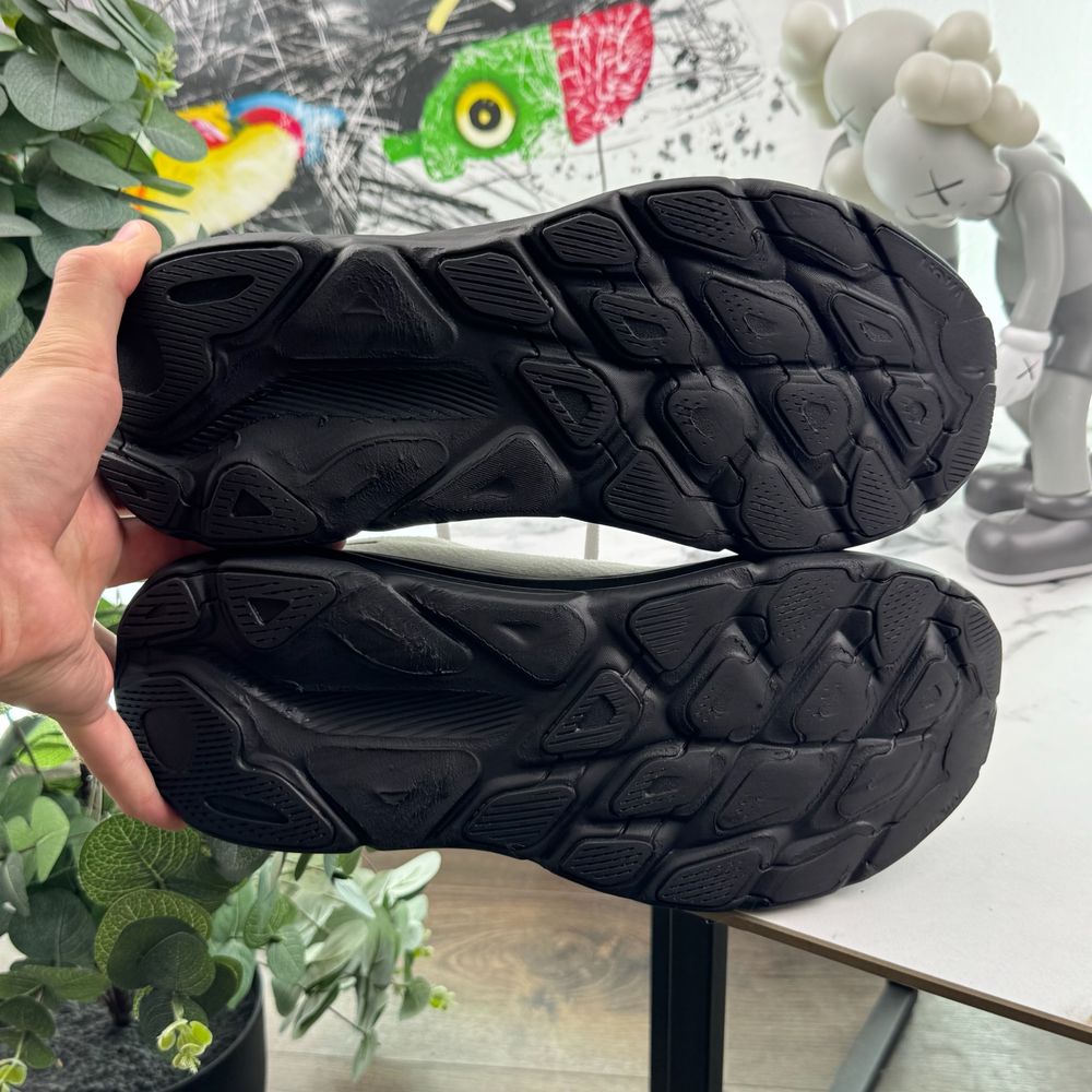 Кросівки Hoka Clifton 9 44.5 розмір 4976