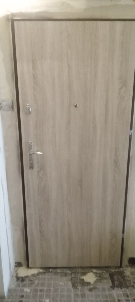 Drzwi zewnętrzne z montażem do bloku!!