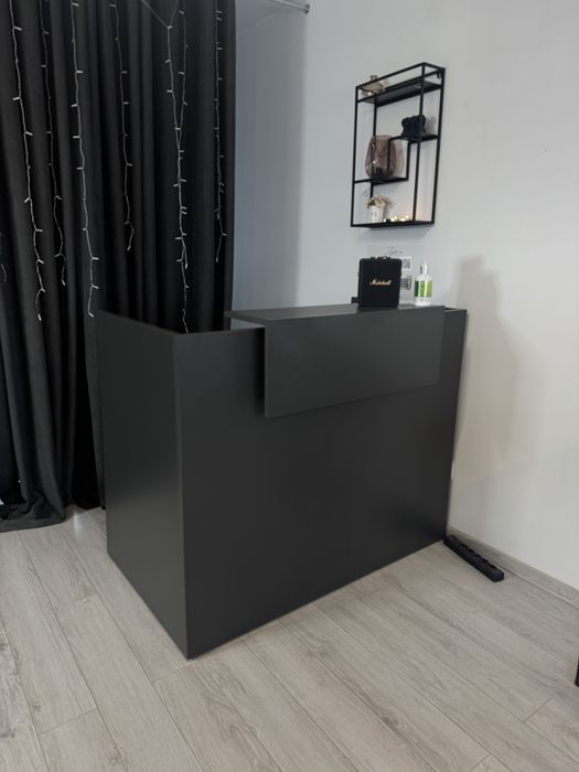 Lada recepcyjna recepcja jak nowa