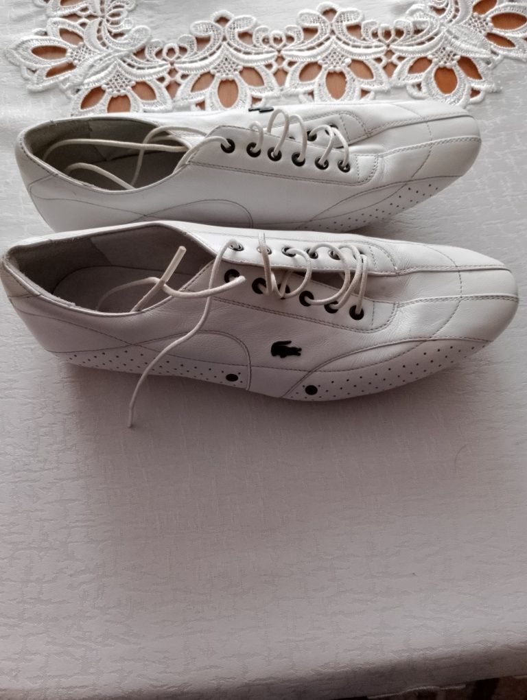 Buty sportowe damskie białe skórzane Lacoste rozmiar wkładki 24