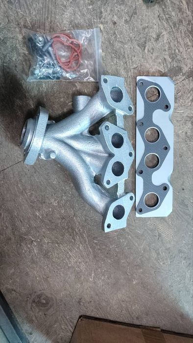 Труба приемная Труба прийомна Рено Логан 1