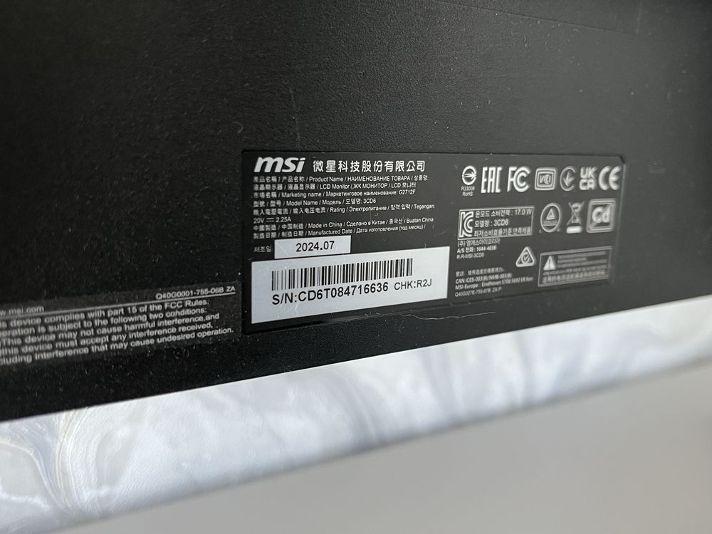 Монитор MSI G2712F