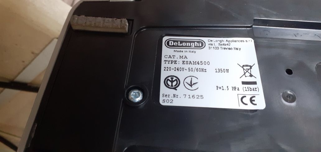 Ekspres do kawy DELONGI Magnifica typ esam 4500 moc1350 W