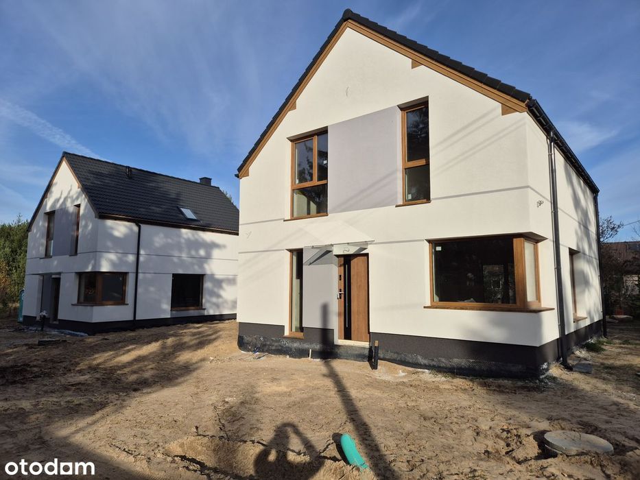 Domy obok lasu, pokój na parterze, garderoba