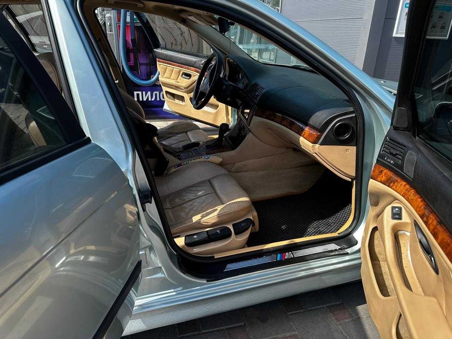 Продам BMW E 39 528i