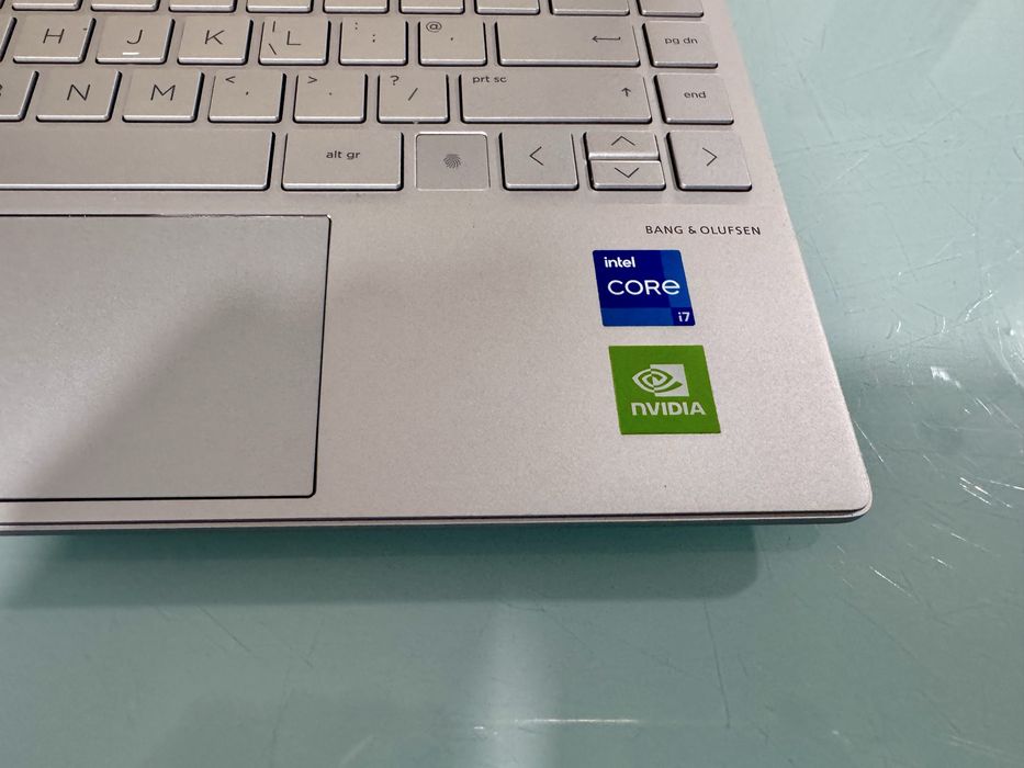 Hp-Henvy Laptop Modelo 13 BA1565SA