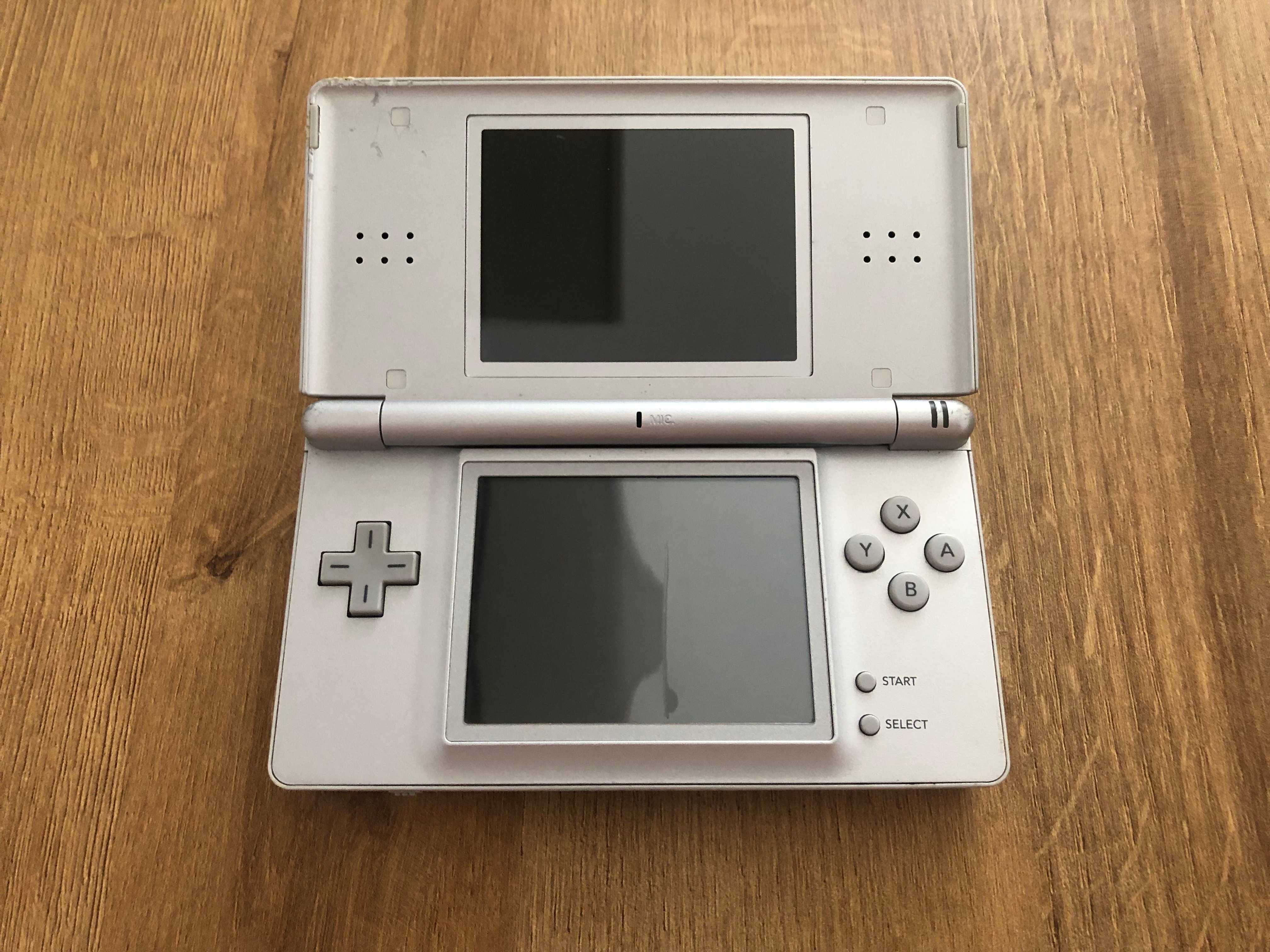 Konsola Nintendo DS Lite Szara + akcesoria