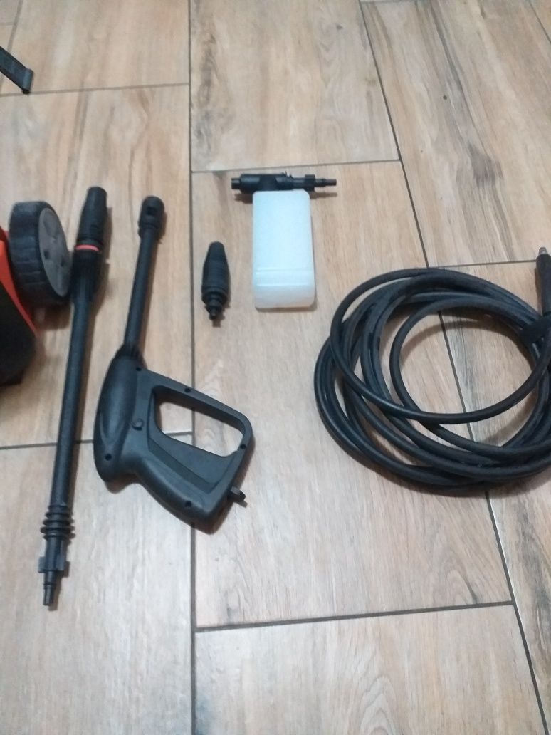 Mtjka ciśnieniowa Black decker BXPW 1500 E