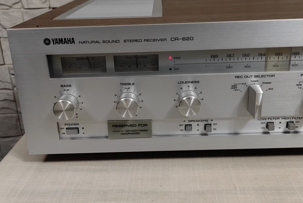 Yamaha CR-620 Piękny analogowy amplituner FM stereo vintage