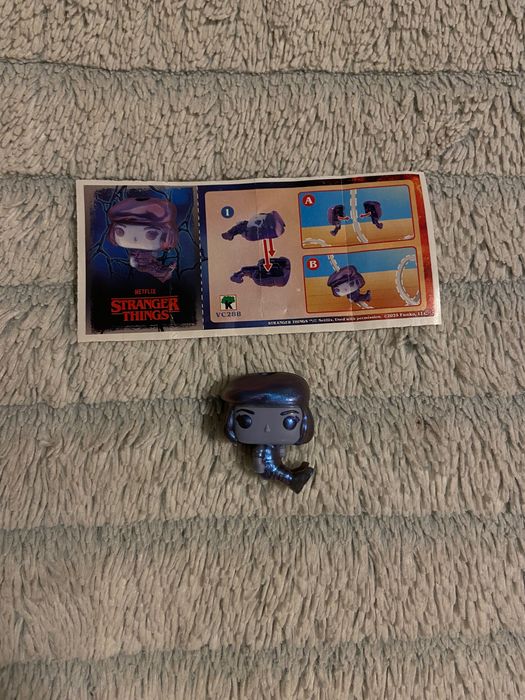 Figurki kinder joy stranger things