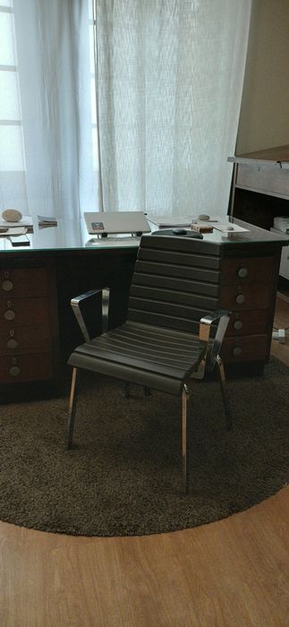 Cadeira de escritório fabricada em Portugal