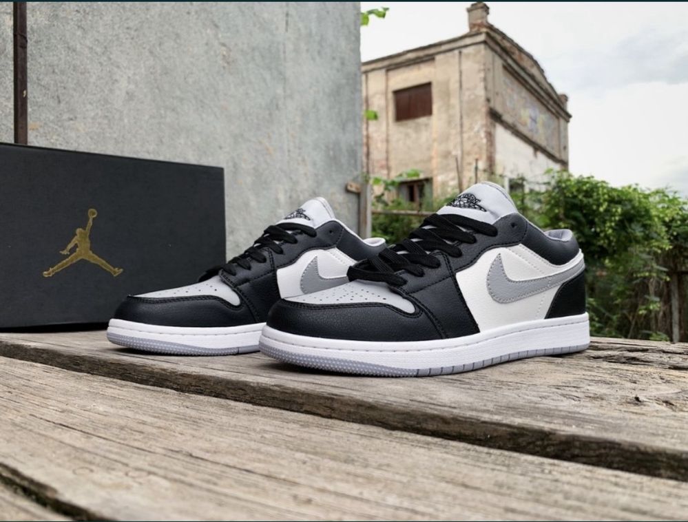 Кпосівки Nike  Air Jordan 1 Low Black/Grey