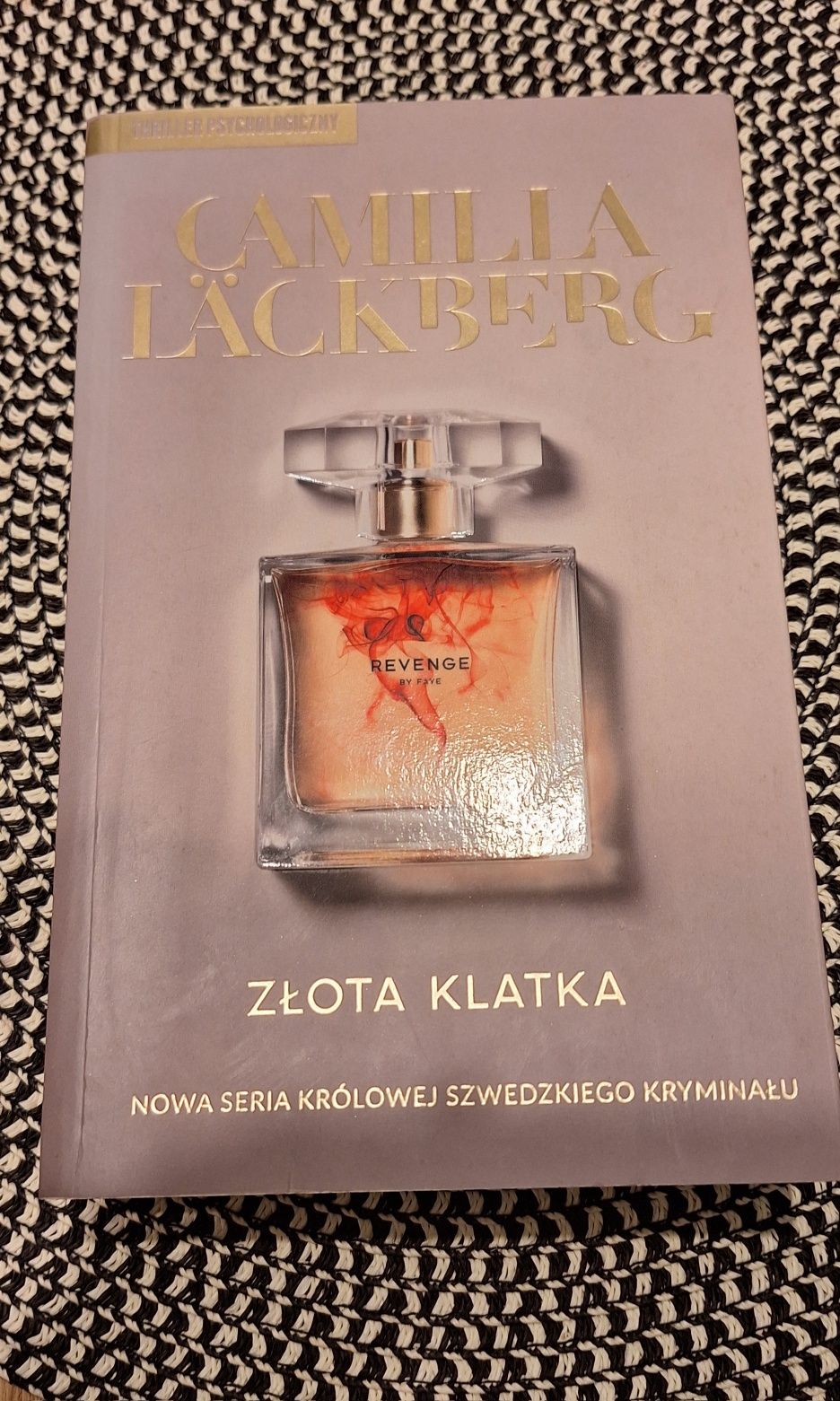 Złota klatka Camilla Läckberg
