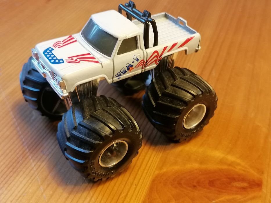 Matchbox Chevy K1500 Monster Truck Made in Macau