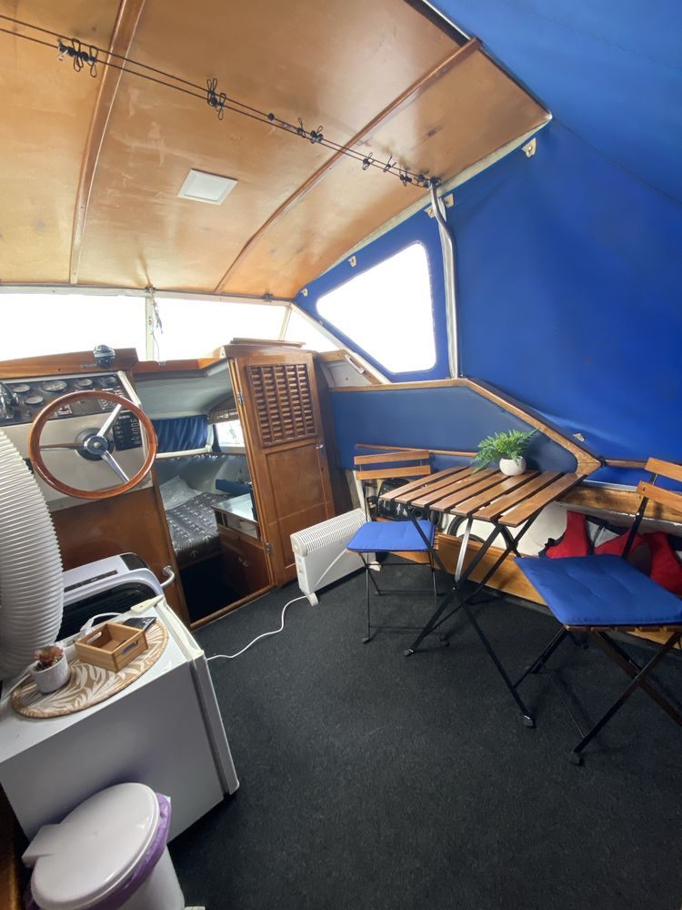 Coronet 24 Cabin luxe