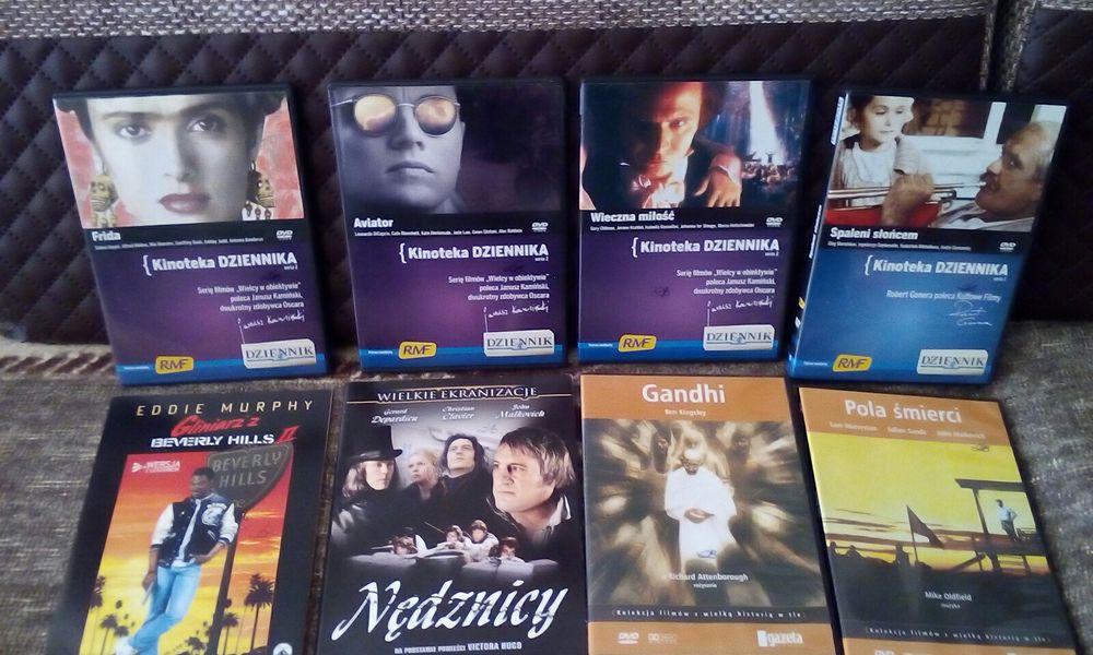 Sprzedam płytki  z  filmami .