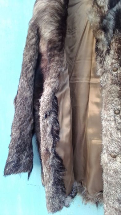 Продам шубу ( кожушок ) з натурального хутра .