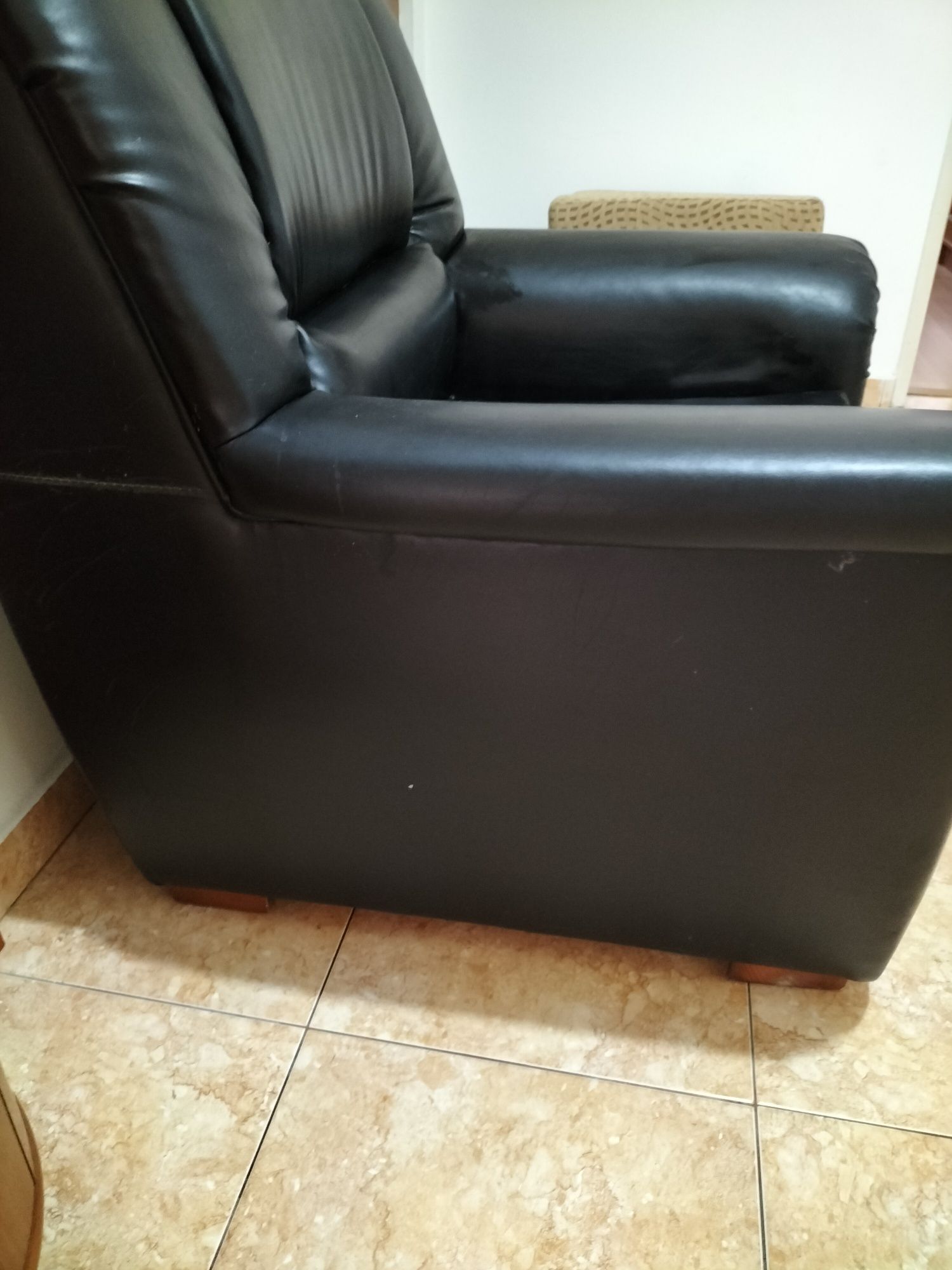 Sofá em Pele Preto