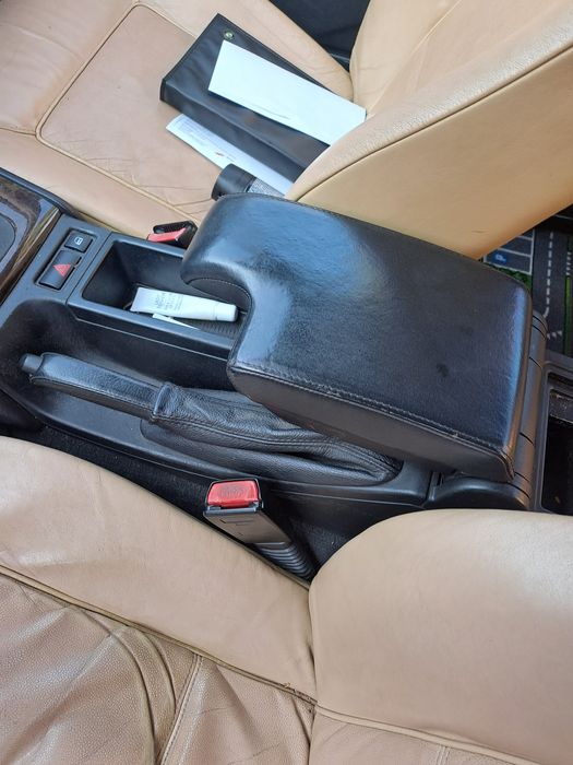 Podłokietnik czarny skóra bmw e46 kompletny