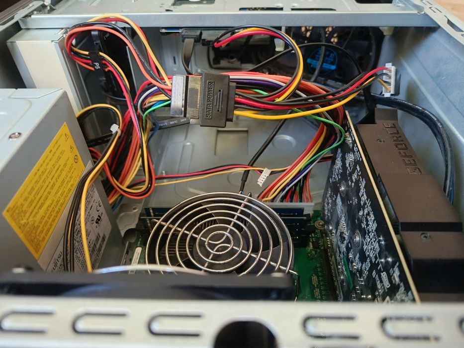 Продам системниий блок Fujitsu
