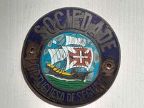 Antigos e classicos - Acessorio emblema grelha
