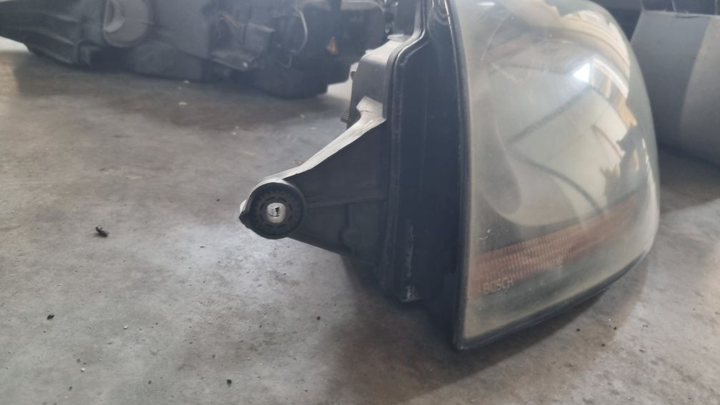 Reflektor Xenon prawy lewy audi tt 8n