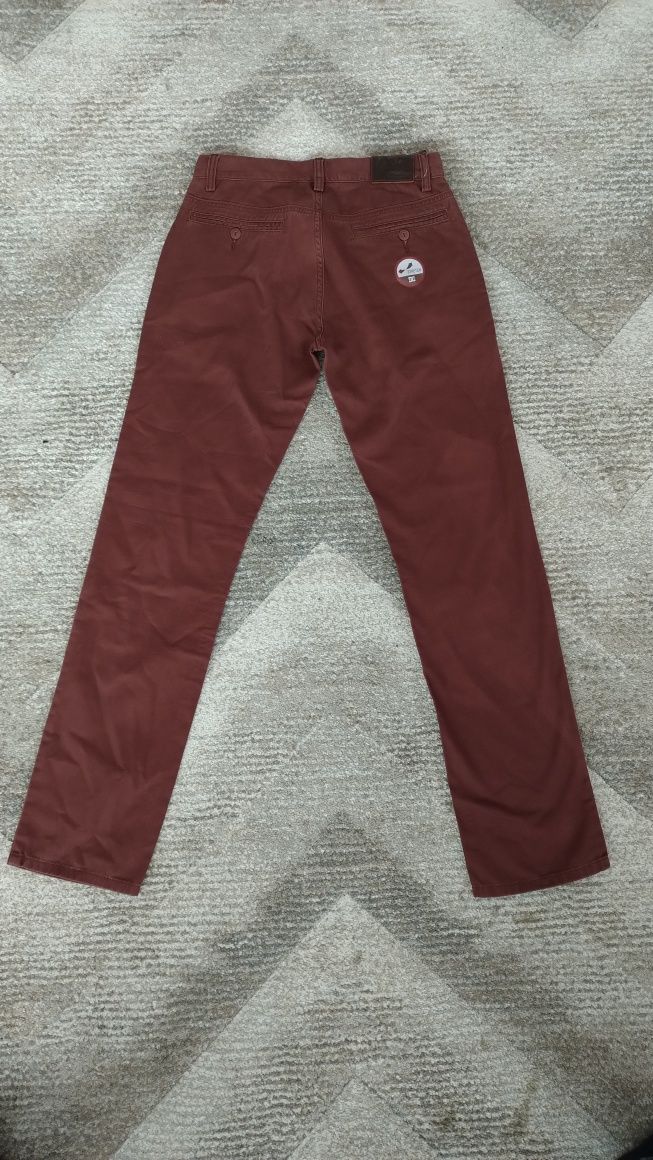 Spodnie DC Shoes, rozmiar 28 S, burgundowe