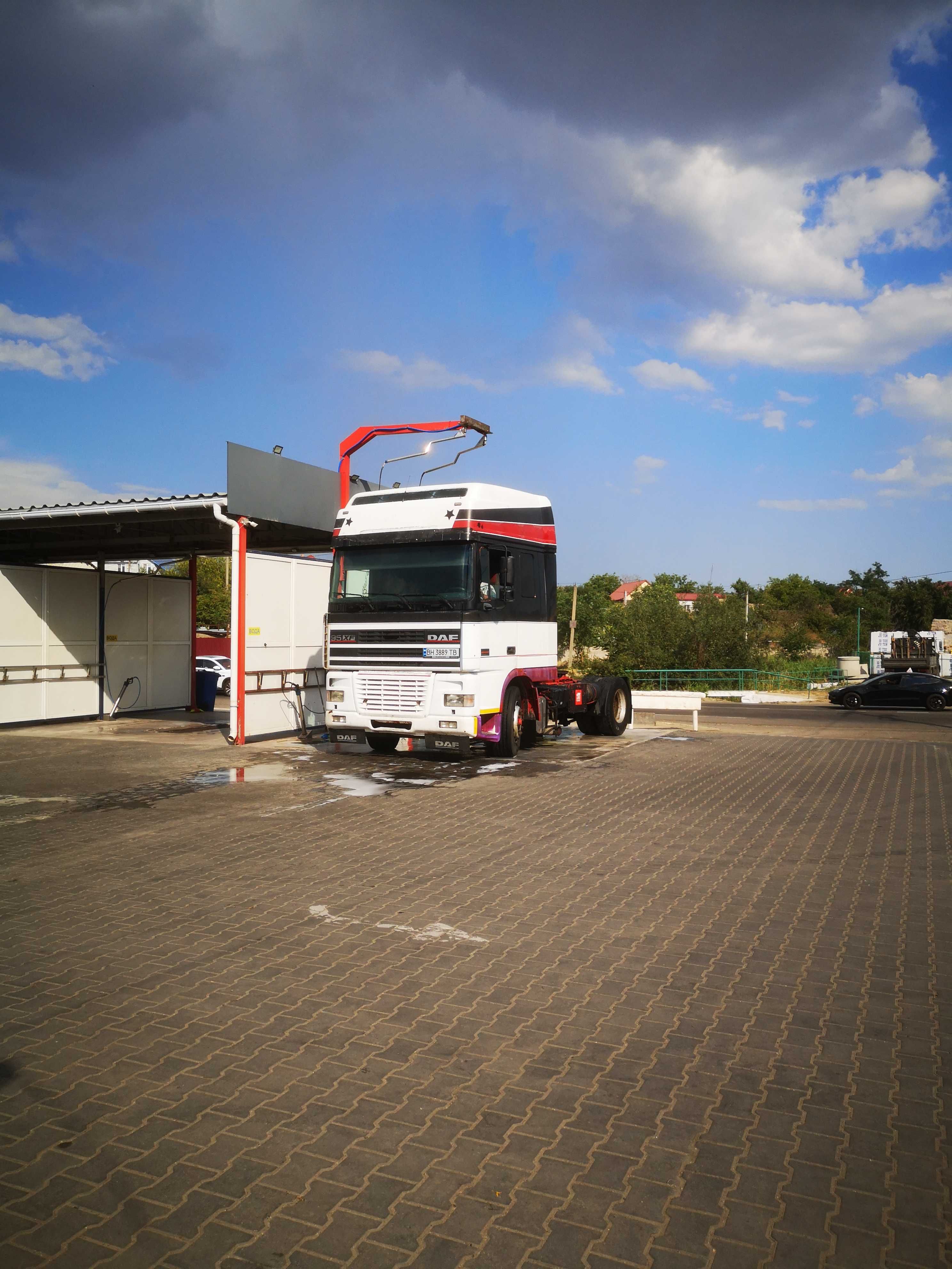 DAF XF 95 тягач 1998год