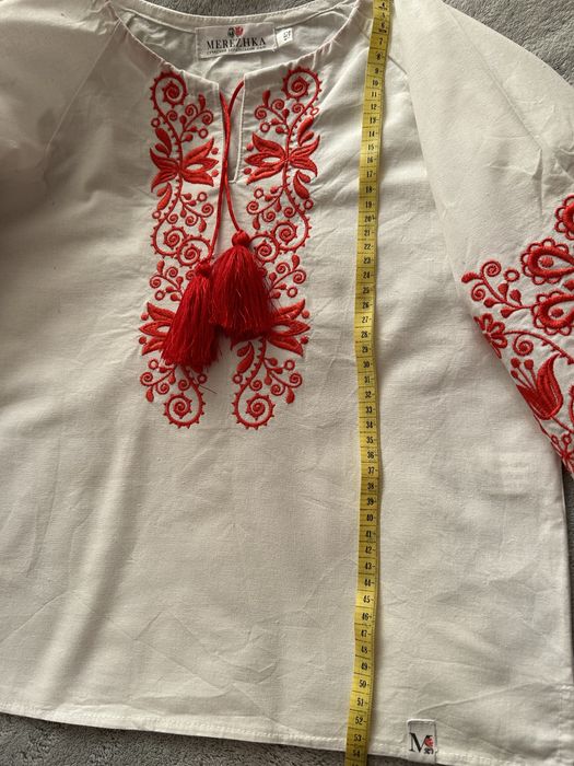 Продам вишиванку для дівчинки