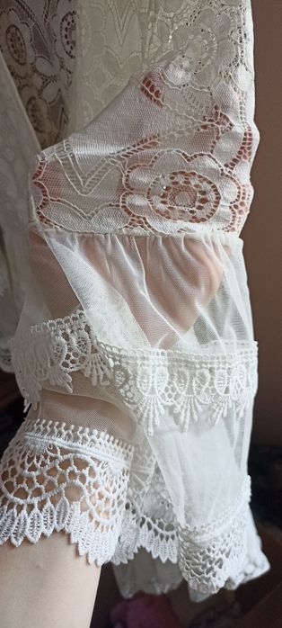 Kremowa sukienka Boho z koronką