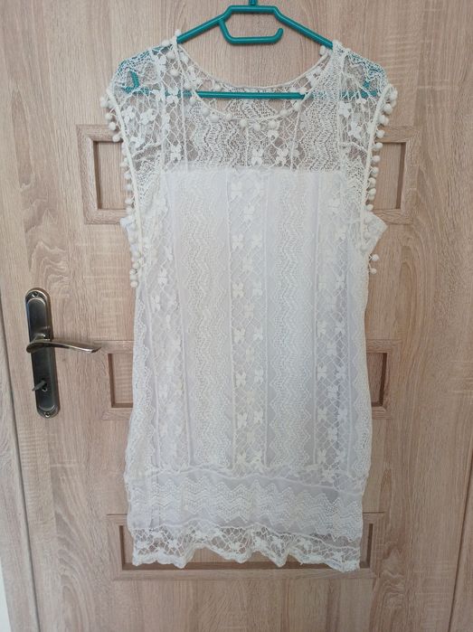 Sukienka XXL koronkowa