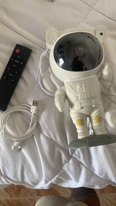Luminária de astronauta