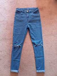 Spodnie jeansowe z dziurami, wysoki stan