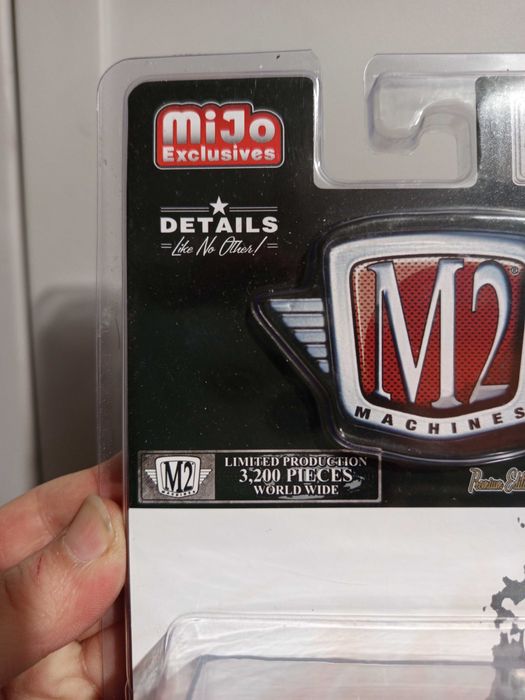 2 Miniaturas 1/64 Yokohama Advan