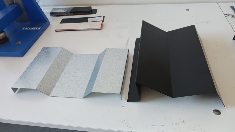 Obróbki blacharskie, kątowniki, parapety - lakierowane proszkowo