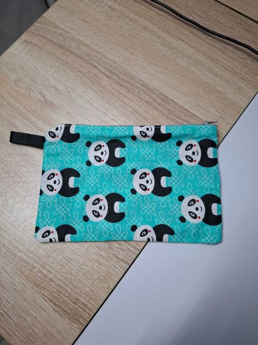 Kosmetyczka w pandy