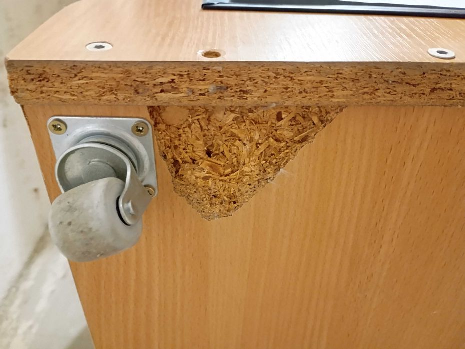 Biurko w kolorze buk