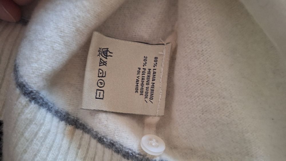 Sweterek B.J.Charles dla dziewczynki 134/140 Lanamerino ecru