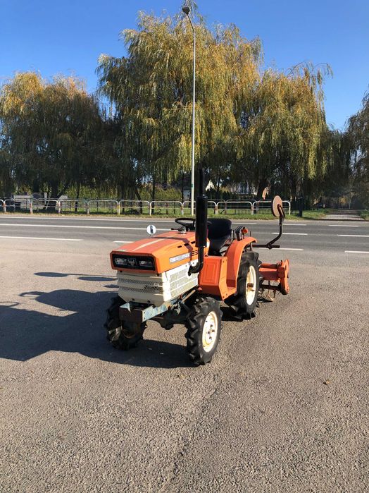 Traktorek Kubota B1400 z glebogryzarką 14KM 4x4