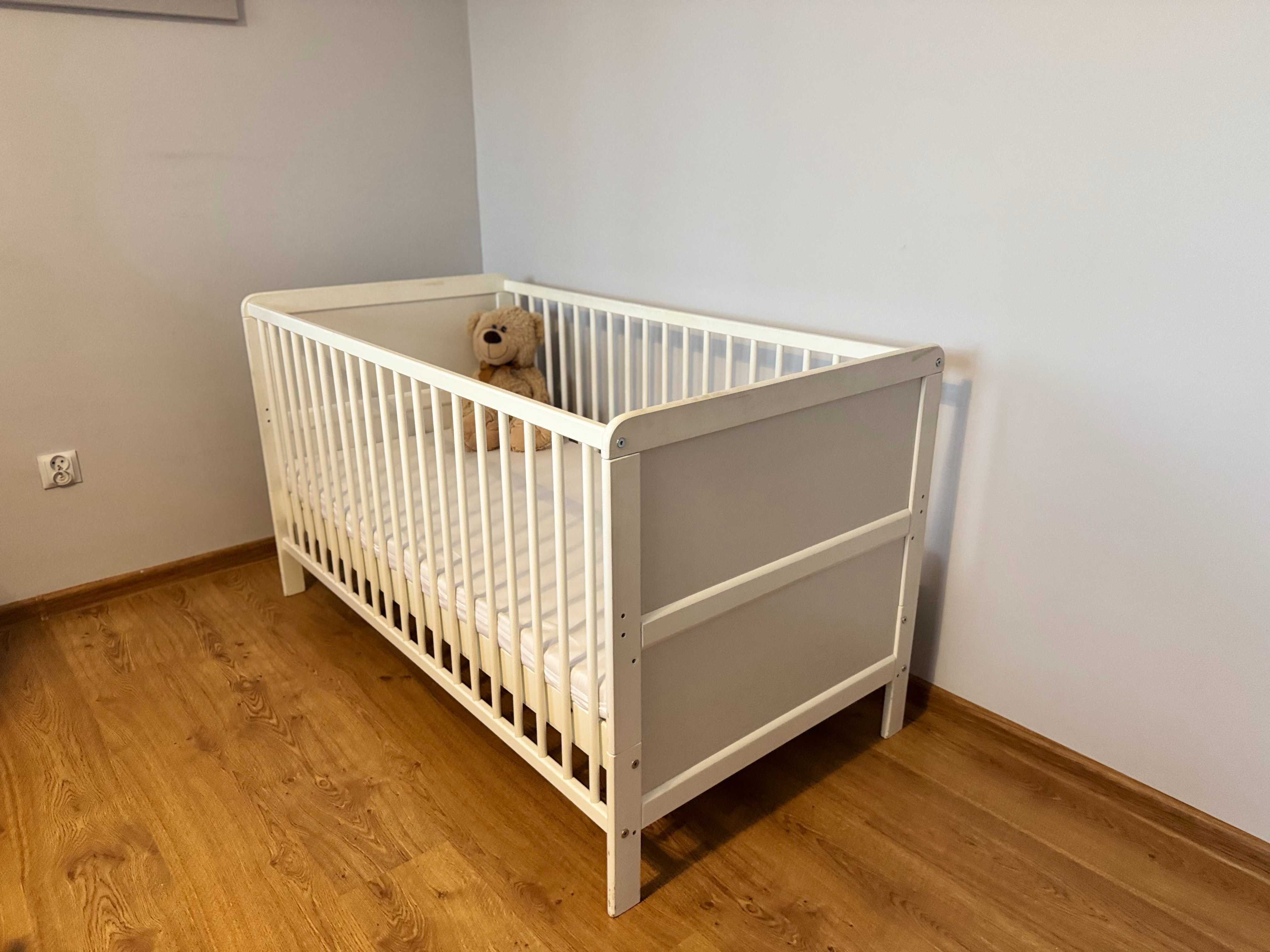 Łóżeczko 145x75x80 cm, wyjmowane szczebelki, materac GRATIS.