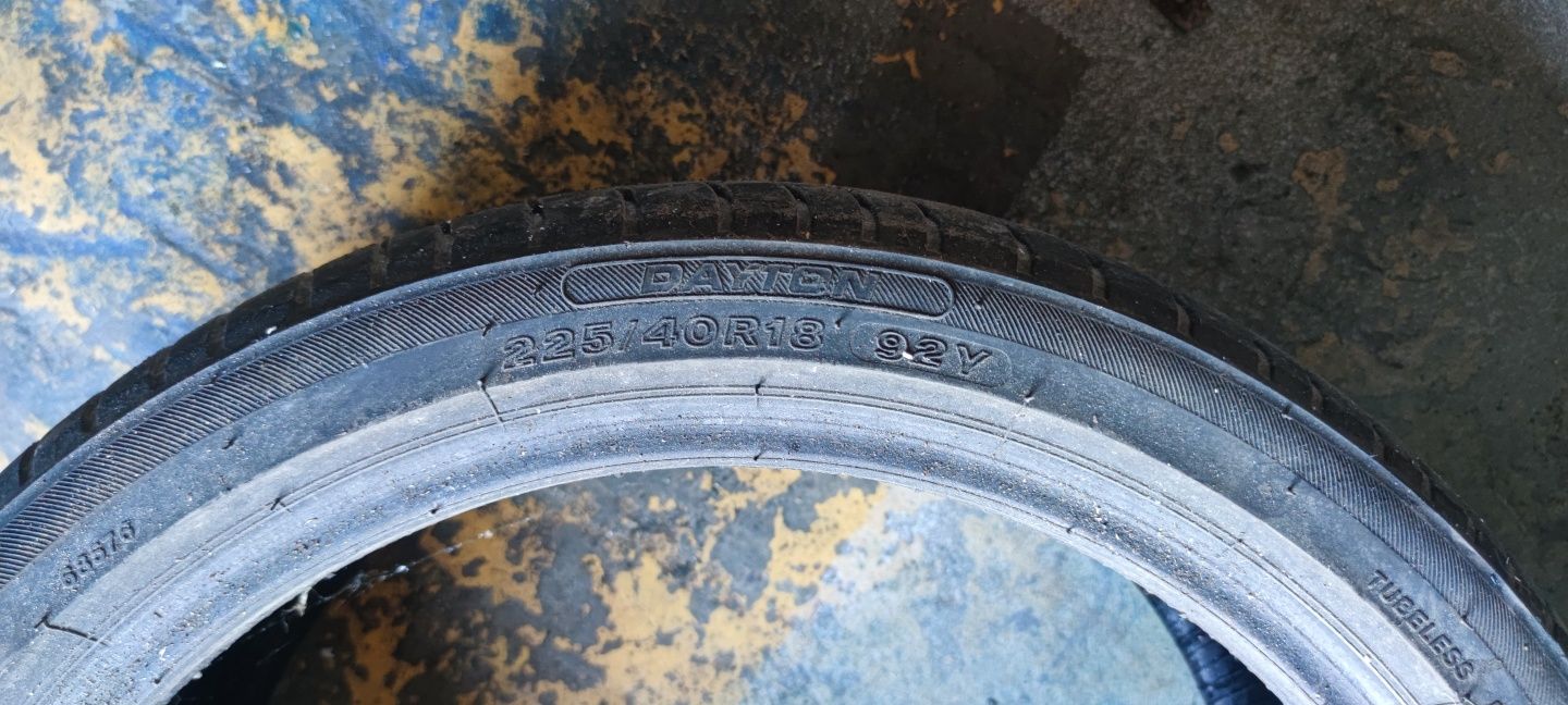 Dayton touring 2 225/40 R18