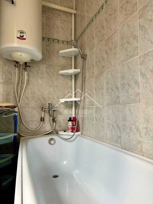 Продаж будинку з гаражем в Металургійному районі